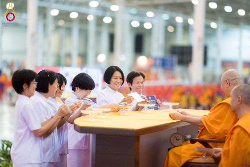 ภาพ No.237503:วันอาทิตย์ที่ 10 สิงหาคม พ.ศ.2568 พิธีมอบใบประกาศเกียรติคุณ โครงการสอบบาลี "ฉลองแชมป์" บูชาธรรม 80 ปี หลวงพ่อธัมมชโย ประจำปี 2568 และ พิธีมอบดวงแก้วสามเณรทรงบาลีไวยากรณ์ ณ สภาธรรมกายสากล วัดพระธรรมกาย ปทุมธานี