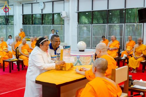 ภาพ No.221438:วันอาทิตย์ที่ 27 เมษายน พ.ศ. 2568 พิธีเจริญพระพุทธมนต์สมโภชดวงแก้วธรรมชัย เนื่องในโอกาสบูชาธรรม 81 ปีหลวงพ่อธัมมชโย อัญเชิญประดิษฐานเนื่องในโอกาสสถาปนาวัดพระธรรมกายไอซ์แลนด์ ณ อาคารปลูกศรัทธา 1 วัดพระธรรมกาย อำเภอคลองหลวง จังหวัดปทุมธานี