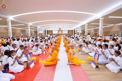 ภาพ No.217255:วันเสาร์ที่ 12 เมษายน พ.ศ. 2568 พิธีบรรพชา พิธีขอศีลและขอนิสสัย พิธีมอบบาตร ในโครงการอุปสมบทหมู่ บูชาธรรมหลวงพ่อธัมมชโย, โครงการธรรมทายาท ระดับอุดมศึกษา รุ่นที่ 52 ,  โครงการบวชพระนานาชาติ AEC & WAB CEO รุ่นที่ 4 ณ วัดพระธรรมกาย