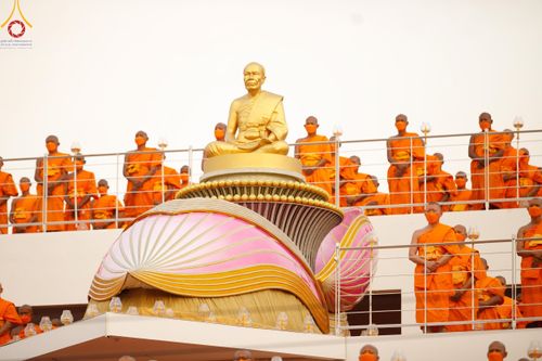 ภาพ No.119226:พิธีจุดประทีปถวายเป็นพุทธบูชา และบูชาธรรมมหาปูชนียาจารย์ พระมงคลเทพมุนี(สด จนฺทสโร) ในโครงการธรรมยาตราฯ วันที่ 26 มกราคม พ.ศ. 2567 ณ อาคารธรรมยาตรา กตัญญูบูชามหาปูชนียาจารย์ ตรงข้ามวัดปากน้ำภาษีเจริญ จ.กรุงเทพมหานคร