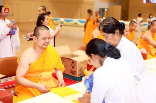 ภาพ No.232576:วันอาทิตย์ที่ 6 กรกฏาคม พ.ศ. 2568 พิธีมุทิตาสักการะพระครูสัญญาบัตร ปีพุทธศักราช 2568 ณ ห้องแก้วสารพัดนึก2 สภาธรรมกายสากล วัดพระธรรมกาย