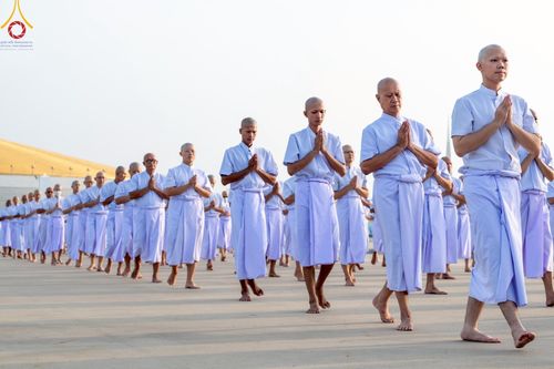 ภาพ No.217014:วันเสาร์ที่ 12 เมษายน พ.ศ. 2568 พิธีเวียนประทักษิณรอบพระมหาธรรมกายเจดีย์  พิธีวันทาเจดีย์ พิธีขอขมาและมอบผ้าไตร ในโครงการอุปสมบทหมู่ บูชาธรรมหลวงพ่อธัมมชโย, โครงการธรรมทายาท ระดับอุดมศึกษา รุ่นที่ 52 ,  โครงการบวชพระนานาชาติ AEC & WAB CEO รุ่นที่ 4 , ณ ว