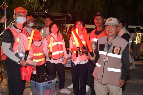 ภาพ No.115837:V.15 สามัคคี การเตรียมงาน เก็บงาน การรับบุญของเจ้าหน้าที่หน่วยงานต่างๆ เพื่อโครงการธรรมยาตรา กตัญญูบูชามหาปูชนียาจารย์ พระมงคลเทพมุนี (สด จนฺทสโร) พระผู้ปราบมาร อนุสรณ์สถาน 7 แห่ง ปีที่ 12 ระหว่างวันที่ 2 - 31 มกราคม พ.ศ.2567