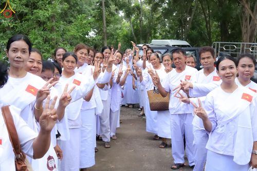ภาพ No.158336:โครงการอบรมอุบาสก อุบาสิกาแก้ว  ตัวแทนทอดกฐิน 30,000 วัด ทั่วไทย บูชาธรรม 80 ปี หลวงพ่อธัมมชโย ระหว่างวันที่ 20-22 กันยายน พ.ศ. 2567 ณ จังหวัดบุรีรัมย์ รุ่นที่ 3