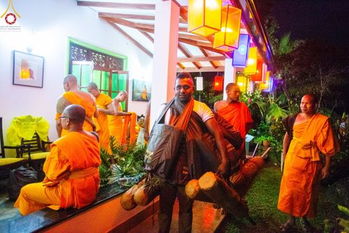 ภาพ No.140994:PhotoStory มหาศรัทธา ธรรมยาตราศรีลังกา EP.5 โครงการสยาม-ลังกา ธรรมยาตรา ฉลองเทศกาลวิสาขบูชาแห่งชาติ ศรีลังกา บูชาธรรม 80 ปีหลวงพ่อธัมมชโย เส้นทางจาก เมืองดัมบูลลา ไปยัง เมืองมาตะเล ตั้งแต่วันที่ 17-20 พฤษภาคม พ.ศ.2567