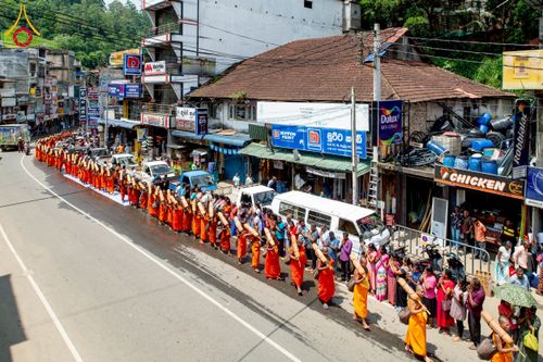 ภาพ No.226313:วันที่ 7-10 พฤษภาคม พ.ศ. 2568 โครงการเดินธรรมยาตรา สยาม-ลังกา ธรรมยาตรา ฉลองเทศกาลวิสาขบูชาแห่งชาติ ศรีลังกา บูชาธรรม 81 ปี หลวงพ่อธัมมชโย เมืองนูวราอิลิยา ประเทศศรีลังกา