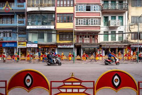 ภาพ No.213172:วันที่ 17 - 18 มีนาคม พ.ศ. 2568 คณะสงฆ์และสามเณรเดินบิณฑบาต รอบเมืองในพื้นที่ วัดสยมภูวนาถและราชวังปาตัน ณ เมืองกาฐมาณฑุ ประเทศเนปาล