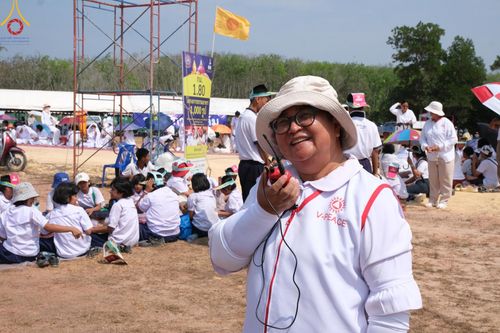 ภาพ No.130067:V.34 เพื่อธรรมเพื่อบางกล่ำ การรับบุญของเจ้าหน้าที่หน่วยงานต่างๆ  เพื่องานธรรมยาตราอัญเชิญพระบรมสารีริกธาตุ ประดิษฐาน ณ มหารัตนเจดีย์สิริปทุมสวรรค์ (เจดีย์อริยพุทธะ 5 พระองค์) ณ ศูนย์ปฏิบัติธรรมภาคใต้ อ.บางกล่ำ จ.สงขลา ระหว่างวันที่ 9-10 มีนาคม พ.ศ. 2567