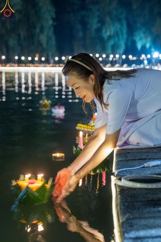 ภาพ No.170361:พิธีลอยกระทงธรรม ณ สระเศรษฐีทะเลบุญ มหาวิหารพระมงคลเทพมุนีฯ วัดพระธรรมกาย วันศุกร์ที่ 15 พฤศจิกายน พ.ศ.2567 (วันเพ็ญ 15 ค่ำ เดือน 12)