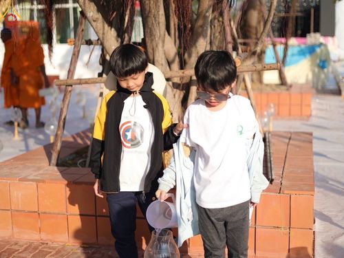 ภาพ No.204082:V.52 สารพัดV สารพัดดี ที่วัดสองพี่น้อง ในโครงการธรรมยาตรา กตัญญูบูชา มหาปูชนียาจารย์ พระมงคลเทพมุนี(สด จนฺทสโร) พระผู้ปราบมาร อนุสรณ์สถาน 7 แห่ง ปีที่ 13 ระหว่างวันที่ 2-31 มกราคม พ.ศ. 2568