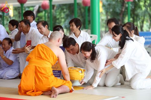 ภาพ No.244846:วันเสาร์ที่ 6 กันยายน พ.ศ. 2568 พิธีถวายบาตร บรรพชา อุปสมบทของนาคธรรมทายาท โครงการอุปสมบทหมู่บูชาธรรมครบรอบ 108 ปี  วันครูผู้ค้นพบวิชชาธรรมกาย ณ โบสถ์พระไตรปิฎก วัดพระธรรมกาย