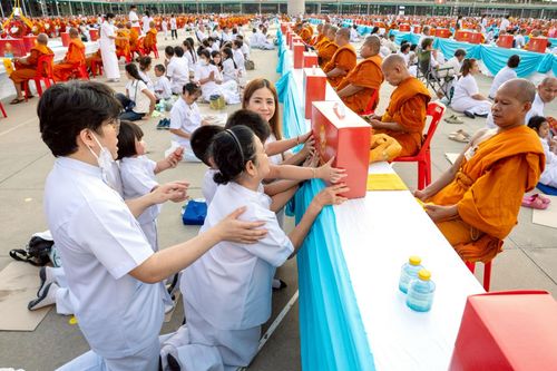 ภาพ No.219642:วันอังคารที่ 22 เมษายน พ.ศ. 2568 พิธีถวายมหาสังฆทานคณะสงฆ์ 40,000 กว่าวัดทั่วประเทศ เนื่องในวันคุ้มครองโลก ณ วัดพระธรรมกาย จ.ปทุมธานี