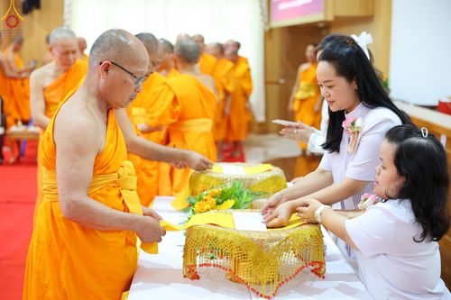 ภาพ No.89820:พิธีวางแผ่นจารึกชื่อ เพื่อนำไปประดิษฐานไว้ในฐานองค์พระประธาน เนื่องในโอกาสครบรอบ 10 ปี ศูนย์ปฏิบัติธรรมนครราชสีมา วันอาทิตย์ที่ 24 กันยายน พ.ศ. 2566