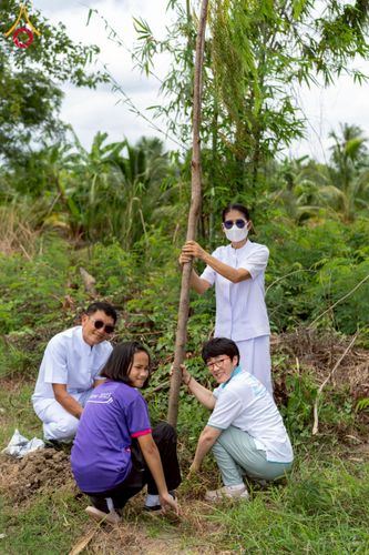 ภาพ No.238601:วันอาทิตย์ที่ 17 สิงหาคม พ.ศ. 2568 พิธีทอดผ้าป่าบำรุงศูนย์อบรมเยาวชนนครปฐม ครบรอบ 14 ปี และพิธีปลูกต้นไม้รอบสระเศรษฐี ณ ศูนย์อบรมเยาวชนนครปฐม