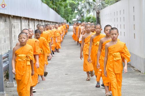 ภาพ No.231962:วันที่ 5 กรกฎาคม พ.ศ. 2568 พิธีถวายภัตตาหารเมนูสวรรค์ เพื่อการบรรลุธรรม ณ หอฉันคุณยายอาจารย์ฯ วัดพระธรรมกาย