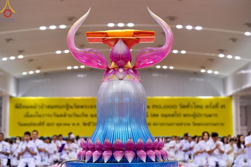 ภาพ No.160032:พิธีปฎิบัติธรรม , พิธีสักการะพระมงคลเทพมุนี (สด จนฺทสโร) พระผู้ปราบมาร ณ สภาธรรมกายสากล วัดพระธรรมกาย วันพฤหัสบดีที่ 10 ตุลาคม พ.ศ. 2567