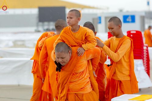 ภาพ No.218685:วันพฤหัสบดีที่ 17 เมษายน พ.ศ. 2568 การเตรียมงานในลานธรรม , สภาธรรมกายสากล , วิหารคด  เพื่องานวันคุ้มครองโลก 22 เมษายน พ.ศ. 2568