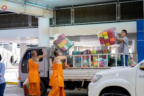 ภาพ No.60585:V.38 ทุ่มพลังเพื่อพ่อครบ 80 ปี ภาพการเตรียมงานของหน่วยงานต่างๆ เพื่อพิธีฉลองอายุวัฒนมงคล 80 ปี หลวงพ่อธัมมชโย และรับถวายมหาสังฆทาน 10,000 กว่าวัดทั่วประเทศ ในวันคุ้มครองโลก วันจันทร์ที่ 22 เมษายน พ.ศ. 2567