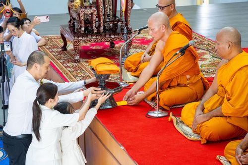 ภาพ No.162792:โครงการกฐินสามัคคีทั่วไทย 30,000 วัด บูชาธรรม 80 ปี หลวงพ่อธัมมชโย โดย คณะศิษยานุศิษย์วัดพระธรรมกาย ณ วัดโบสถ์บน จ.นนทบุรี วันที่ 19 ตุลาคม พ.ศ. 2567