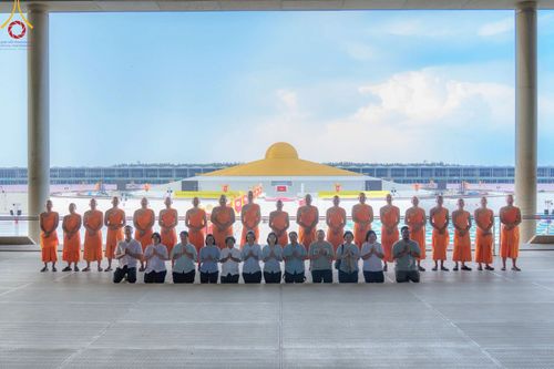 ภาพ No.218329:วันที่ 12-18 เมษายน พ.ศ. 2568 พระภิกษุและเจ้าหน้าที่อาสาสมัคร เตรียมพื้นที่ต้อนรับพักค้างพระสังฆาธิการ เนื่องในงานวันคุ้มครองโลก 22 เมษายน พ.ศ. 2568