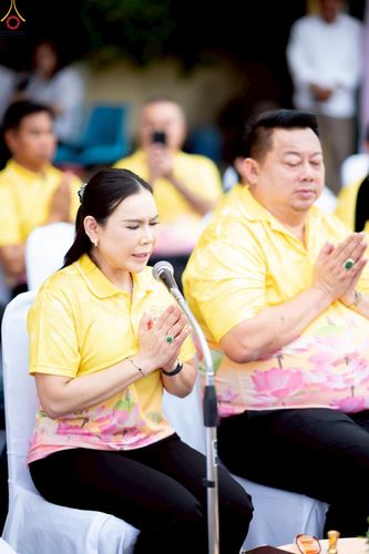 ภาพ No.241949:วันอาทิตย์ที่ 31 สิงหาคม พ.ศ. 2568 พิธีทำบุญแด่คณะสงฆ์ 122 รูป ฉลอง 121 ปี อำเภอคลองหลวง จ.ปทุมธานี เพื่อนำส่งช่วยเหลือคณะสงฆ์ 323 วัด 4 จังหวัดชายแดนภาคใต้ และช่วยเหลือประชาชนจากเหตุปะทะ แนวชายแดนไทย-กัมพูชา ณ บริเวณหน้าที่ว่าการอำเภอคลองหลวง 