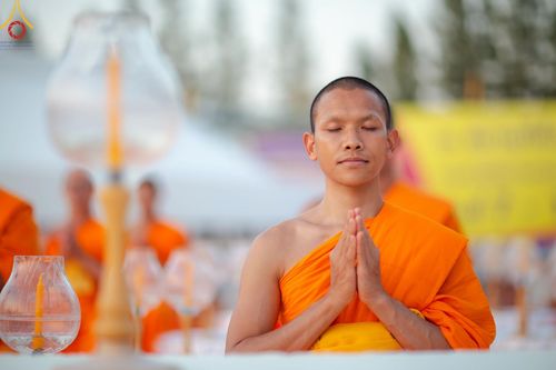 ภาพ No.192707:พิธีจุดประทีปถวายเป็นพุทธบูชา และบูชาธรรมมหาปูชนียาจารย์ ณ อนุสรณ์สถานคลองบางนางแท่น อ.สามพราน จ.นครปฐม ในโครงการธรรมยาตรา กตัญญูบูชา มหาปูชนียาจารย์ พระมงคลเทพมุนี(สด จนฺทสโร) พระผู้ปราบมาร อนุสรณ์สถาน 7 แห่ง ปีที่ 13 วันที่ 10 มกราคม พ.ศ. 2568