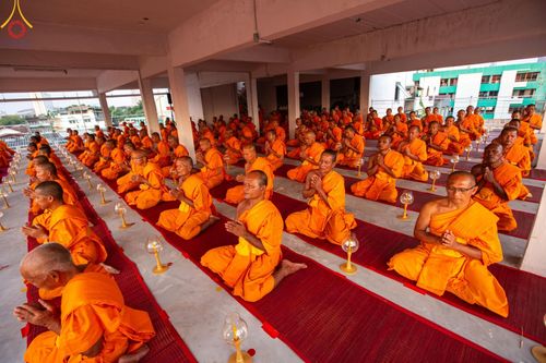 ภาพ No.201634:พิธีจุดประทีปถวายเป็นพุทธบูชา และบูชาธรรมมหาปูชนียาจารย์ ณ อาคารธรรมยาตรา กตัญญูบูชามหาปูชนียาจารย์ ตรงข้ามวัดปากน้ำภาษีเจริญ จ.กรุงเทพมหานคร ในโครงการธรรมยาตรา กตัญญูบูชา มหาปูชนียาจารย์ พระมงคลเทพมุนี(สด จนฺทสโร) พระผู้ปราบมาร อนุสรณ์สถาน 7 แห่ง