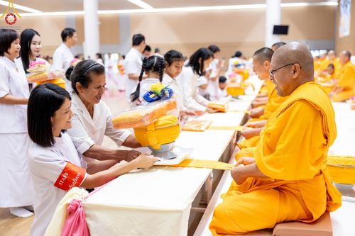 ภาพ No.212783:วันอาทิตย์ที่ 23 มีนาคม พ.ศ. 2568 พิธีร่วมบุญโครงการบรรพชาสามเณร 5,000 รูป ณ ห้องแก้วสารพัดนึก 2 วัดพระธรรมกาย