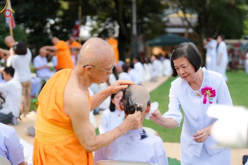 ภาพ No.147490:พิธีตัดปอยผม ขอขมา มอบบาตร ผ้าไตร โครงการปฐมอุปสมบท สมโภชอุโบสถ บูชาธรรม 80 ปี หลวงพ่อธัมมชโย ณ วัดพระธรรมกายโทชิหงิ ประเทศญี่ปุ่น วันพฤหัสบดีที่ 8 สิงหาคม พ.ศ. 2567