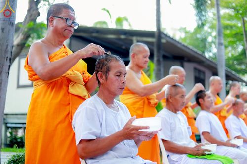 ภาพ No.216750:วันอาทิตย์ที่ 6 เมษายน พ.ศ. 2568 พิธีตัดปอยผม และปลงผมนาคธรรมทายาท โครงการบวชบูชาธรรม81ปี หลวงพ่อธัมมชโย โครงการ 1 และ 2 โครงการนานาชาติ AEC&WAB รุ่น CEO (ผู้บริหาร) รุ่นที่4 ณ หมู่บ้านบรรลุธรรม วัดพระธรรมกาย