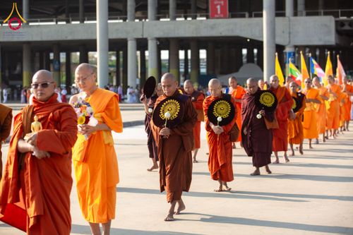 ภาพ No.209703:วันอาทิตย์ที่ 2 มีนาคม พ.ศ. 2568 พิธีภาคบ่าย สัมมนาพิเศษ, ปฏิบัติธรรม พิธีรับมอบพระบรมสารีริกธาตุ ณ สภาธรรมกายสากล วัดพระธรรมกาย