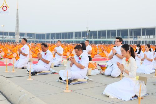 ภาพ No.122037:พิธีจุดประทีปถวายเป็นพุทธบูชา และบูชาธรรมมหาปูชนียาจารย์ พระมงคลเทพมุนี(สด จนฺทสโร) ในโครงการธรรมยาตรา กตัญญูบูชา มหาปูชนียาจารย์ พระมงคลเทพมุนี(สด จนฺทสโร) พระผู้ปราบมาร อนุสรณ์สถาน 7 แห่ง ปีที่ 12 วันที่ 31 มกราคม พ.ศ. 2567 ณ วัดพระธรรมกาย จ.ปทุมธานี