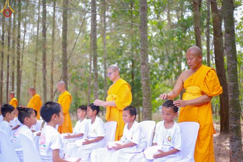 ภาพ No.213845:วันเสาร์ที่ 29 มีนาคม พ.ศ. 2568 พิธีตัดปอยผม ขอขมาผู้ปกครอง มอบบาตร-ผ้าไตร และพิธีบรรพชาสามเณร ณ ศูนย์ปฏิบัติธรรมจังหวัดระยอง (บ้านช่องลม) ต.บางบุตร อ.บ้านค่าย จ.ระยอง