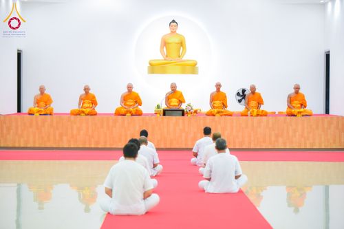 ภาพ No.285112:วันเสาร์ที่ 6 ธันวาคม พ.ศ.2568  พิธีอุปสมบทธรรมทายาท โครงการบรรพชาอุปสมบทหมู่  รุ่นบูชาธรรมมหาปูชนียาจารย์ ประจำปี 2568 ศูนย์ปฏิบัติธรรมและศูนย์อบรมเยาวชนเพชรบุรี อ.ท่ายาง จ.เพชรบุรี ณ วัดศีลคุณาราม อ.เขาย้อย เพชรบุรี