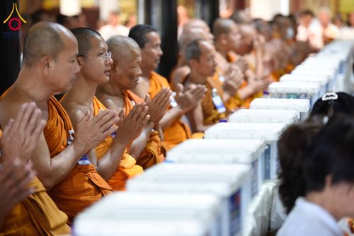 ภาพ No.303364:วันที่ 23 มกราคม พ.ศ. 2569 พิธีเจริญพุทธมนต์ปฏิบัติธรรม มอบทุนการศึกษา  ถวายสังฆทาน 109 วัด เพื่อถวายเป็นพุทธบูชา เพื่อขับเคลื่อนโครงการหมู่บ้านรักษาศีล 5 โดยคณะสงฆ์จังหวัดนครปฐม คณะศิษยานุศิษย์วัดพระธรรมกาย โครงการธรรมยาตรา ปีที่ 14 ณ วัดบางปลา อำเภอบาง