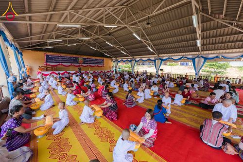 ภาพ No.317687:วันพฤหัสบดีที่ ๒ เมษายน พ.ศ.๒๕๖๙ พิธีบรรพชาสามเณรภาคฤดูร้อน น้อมบูชาธรรมอายุวัฒนมงคล ๘๒ ปี หลวงพ่อธัมมชโย และ ถวายเป็นพระราชกุศลแด่ สมเด็จพระกนิษฐาธิราชเจ้ากรมสมเด็จพระเทพรัตน์ราชสุดาฯ สยามบรมราชกุมารี รุ่นที่ ๑๓ ณ วัดทุ่งเจริญธรรม อำเภออมก๋อย จังหวัดเชี