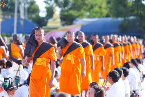 ภาพ No.292954:วันที่ 11 มกราคม พ.ศ. 2569 พิธีต้อนรับพระธรรมยาตรา ณ อนุสรณ์สถานลำดับที่ 3 (ภาพชุดที่ 2) สถานที่เกิดในเพศสมณะ วัดสองพี่น้อง อำเภอสองพี่น้อง จังหวัดสุพรรณบุรี ในโครงการธรรมยาตรา กตัญญูบูชา มหาปูชนียาจารย์ พระมงคลเทพมุนี(สด จนฺทสโร) พระผู้ปราบมาร อนุสรณ์สถ