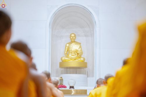 ภาพ No.289163:วันที่ 7 มกราคม พ.ศ. 2569 พิธีตักบาตรพระธรรมยาตรา ณ อนุสรณ์สถานลำดับที่ 1 สถานที่เกิดด้วยรูปกายเนื้อ อนุสรณ์สถานมหาวิหารพระมงคลเทพมุนี (โลตัสแลนด์) อ.สองพี่น้อง จ.สุพรรณบุรี ในโครงการธรรมยาตรา กตัญญูบูชา มหาปูชนียาจารย์ พระมงคลเทพมุนี(สด จนฺทสโร) พระผู้ป