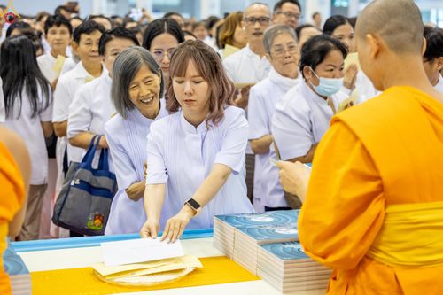 ภาพ No.281122:วันที่ 21 ธันวาคม พ.ศ.2568 พิธีมุทิตาหลวงพ่อทัตตชีโว ณ ห้องแก้วสารพัดนึก วัดพระธรรมกาย