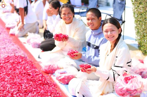 ภาพ No.304093:วันที่ 25 มกราคม พ.ศ. 2569 พิธีต้อนรับพระธรรมยาตรา  รร.สามัคคีราษฏร์บำรุง-วัดพระธรรมกาย ในโครงการธรรมยาตรา กตัญญูบูชา มหาปูชนียาจารย์ พระมงคลเทพมุนี(สด จนฺทสโร) พระผู้ปราบมาร อนุสรณ์สถาน 7 แห่ง ปีที่ 14