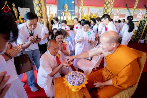 ภาพ No.304894:วันที่ 28 มกราคม พ.ศ. 2569 พิธีทอดผ้าป่าทำนุบำรุงศาสนสถาน ณ วัดบ่อทอง ต.คูขวาง อ.ลาดหลุมแก้ว จ.ปทุมธานี ในโครงการธรรมยาตรา กตัญญูบูชา มหาปูชนียาจารย์ พระมงคลเทพมุนี(สด จนฺทสโร) พระผู้ปราบมาร อนุสรณ์สถาน 7 แห่ง ปีที่ 14