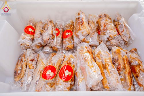 ภาพ No.301858:วันที่ 24 มกราคม พ.ศ. 2569 พิธีถวายภัตตาหารเป็นสังฆทาน แด่พระธรรมยาตรา ณ อนุสรณ์สถานบางปลา วัดบางปลา อำเภอบางเลน จังหวัดนครปฐม ในโครงการธรรมยาตรา กตัญญูบูชา มหาปูชนียาจารย์ พระมงคลเทพมุนี(สด จนฺทสโร) พระผู้ปราบมาร อนุสรณ์สถาน 7 แห่ง ปีที่ 14