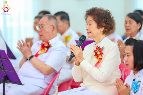 ภาพ No.291161:วันพุธที่ 7 มกราคม พ.ศ. 2569  พิธีบรรจุพระบรมสารีริกธาตุภายในพระเกตุองค์พระประธาน สมโภชพระประธาน พระธรรมกาย พิธีทอดผ้าป่า บุญแสงสว่าง ติดตั้งโซล่าเซล ณ ศูนย์ปฏิบัติธรรมพระมงคลเทพมุนี อ.สองพี่น้อง จ.สุพรรณบุรี