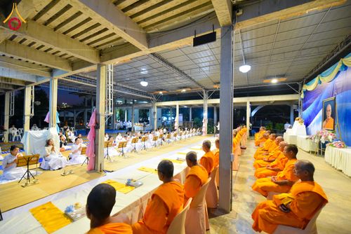 ภาพ No.292551:วันที่ 12 มกราคม พ.ศ. 2569 พิธีถวายภัตตาหารเป็นสังฆทาน แด่พระธรรมยาตรา ณ อนุสรณ์สถานมหาวิหารพระมงคลเทพมุนี (โลตัสแลนด์) อ.สองพี่น้อง จ.สุพรรณบุรี ในโครงการธรรมยาตรา กตัญญูบูชา มหาปูชนียาจารย์ พระมงคลเทพมุนี(สด จนฺทสโร) พระผู้ปราบมาร อนุสรณ์สถาน 7 แห่ง ปี