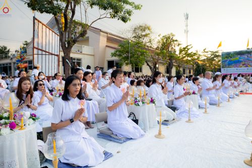 ภาพ No.296973:วันที่ 17 มกราคม พ.ศ. 2569 พิธีจุดประทีปถวายเป็นพุทธบูชา และบูชาธรรมมหาปูชนียาจารย์  ณ วัดโบสถ์บน ต.บางคูเวียง จ.นนทบุรี อนุสรณ์สถานลำดับที่ 4 สถานที่เกิดด้วยกายธรรม ในโครงการธรรมยาตรา กตัญญูบูชา มหาปูชนียาจารย์ พระมงคลเทพมุนี(สด จนฺทสโร) พระผู้ปราบมาร อ