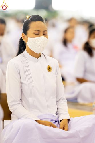 ภาพ No.78905:พิธีตักบาตร ข้าวสารอาหารแห้ง พิธีบูชาข้าวพระ ในวันอาทิตย์ต้นเดือนที่ 2 เมษายน พ.ศ. 2566