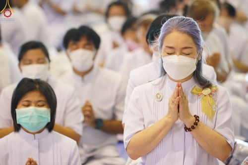 ภาพ No.78823:พิธีตักบาตร ข้าวสารอาหารแห้ง พิธีบูชาข้าวพระ ในวันอาทิตย์ต้นเดือนที่ 2 เมษายน พ.ศ. 2566