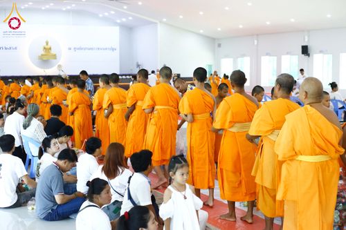 ภาพ No.320920:วันเสาร์ที่ 11 เมษายน พ.ศ.2569 พิธีตักบาตรฉลองสามเณรใหม่ ณ ศูนย์อบรมเยาวชนนครปฐม