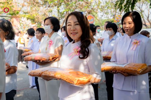 ภาพ No.305098:วันที่ 28 มกราคม พ.ศ. 2569 พิธีทอดผ้าป่าทำนุบำรุงศาสนสถาน ณ วัดเกิดการอุดม อ.คลองหลวง จ.ปทุมธานี ในโครงการธรรมยาตรา กตัญญูบูชา มหาปูชนียาจารย์ พระมงคลเทพมุนี(สด จนฺทสโร) พระผู้ปราบมาร อนุสรณ์สถาน 7 แห่ง ปีที่ 14