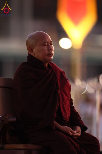 ภาพ No.312183:วันอังคารที่ 3 มีนาคม พ.ศ.2569 พิธีเวียนประทักษิณและจุดมาฆประทีป ณ ลานธรรมพระมหาธรรมกายเจดีย์ วัดพระธรรมกาย